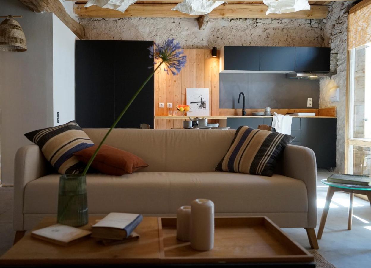 Can Tat, Loft In A Old Coach House Sant Jordi Desvalls Bagian luar foto