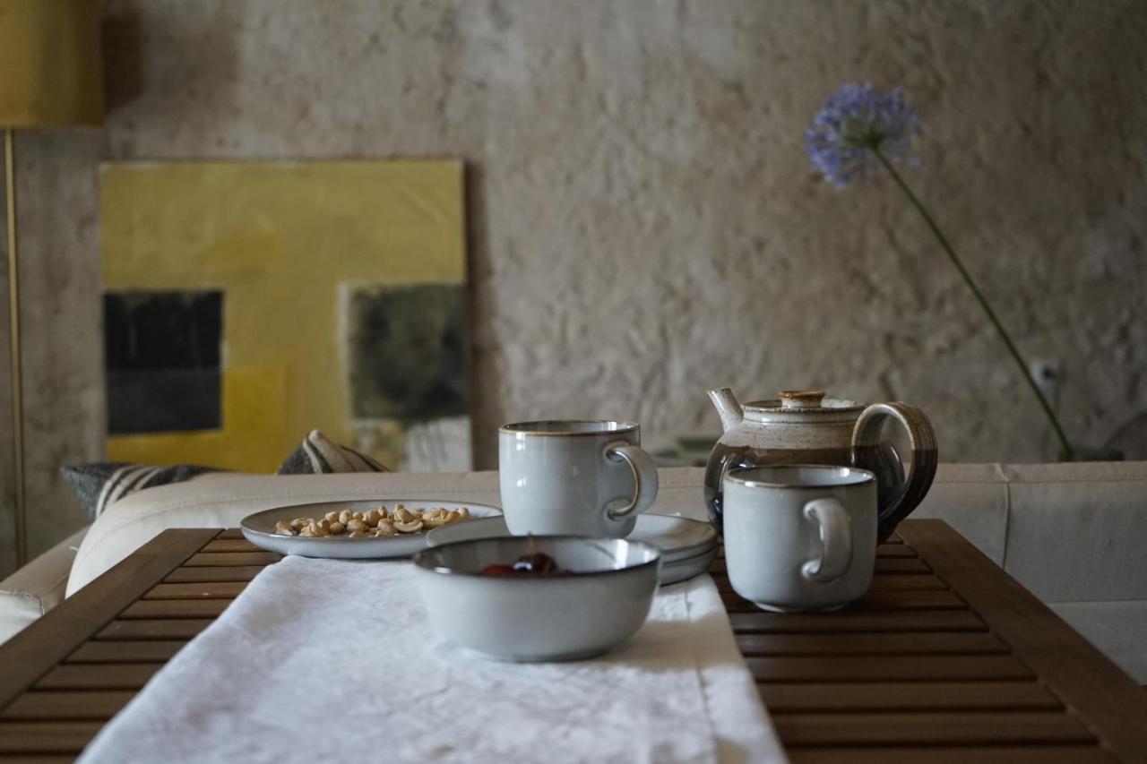 Can Tat, Loft In A Old Coach House Sant Jordi Desvalls Bagian luar foto