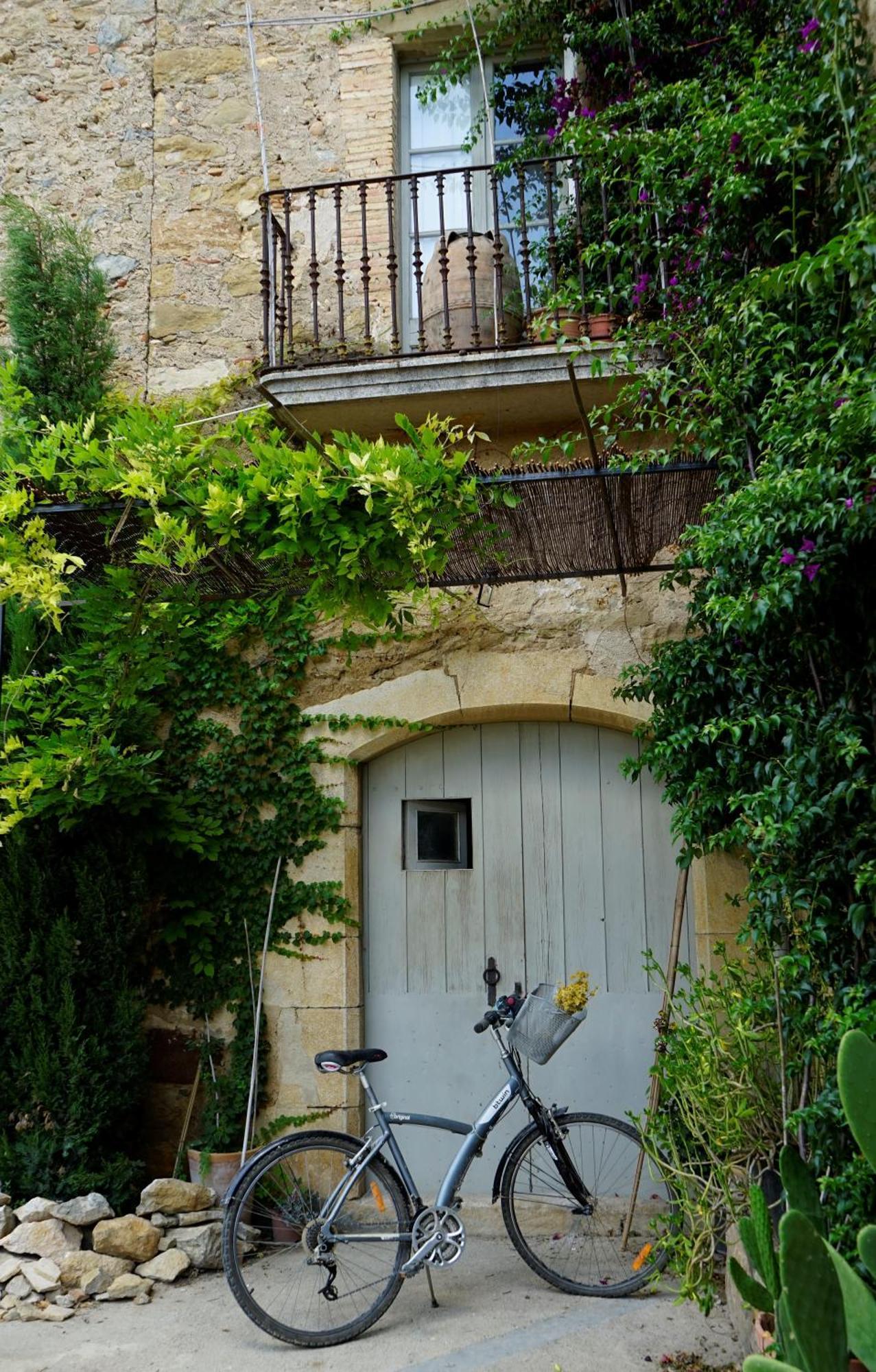 Can Tat, Loft In A Old Coach House Sant Jordi Desvalls Bagian luar foto